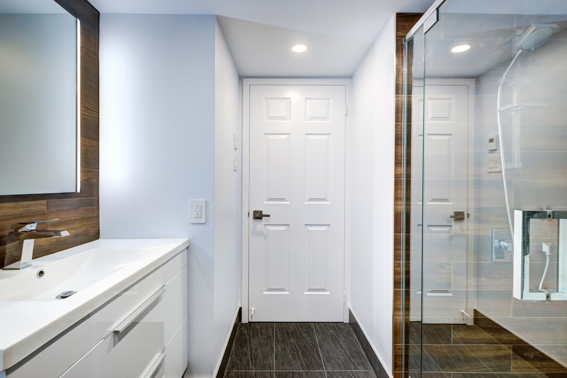 Colonist® - 6 Panel Textured - Alexandria Moulding